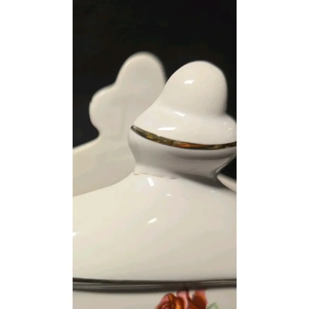 Vntg Porcelain Victorian Rose Salt & Pepper Shakers With Napkin Holder